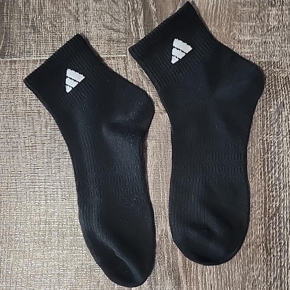 🎉 Adidas ankle socks 🎉